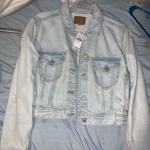 NWT light wash aeo jean jacket